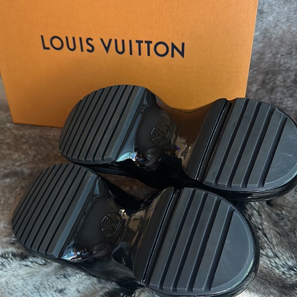 1000% authentic Louis Vuitton women’s archlight sneaker size 38 - Picture 6 of 6